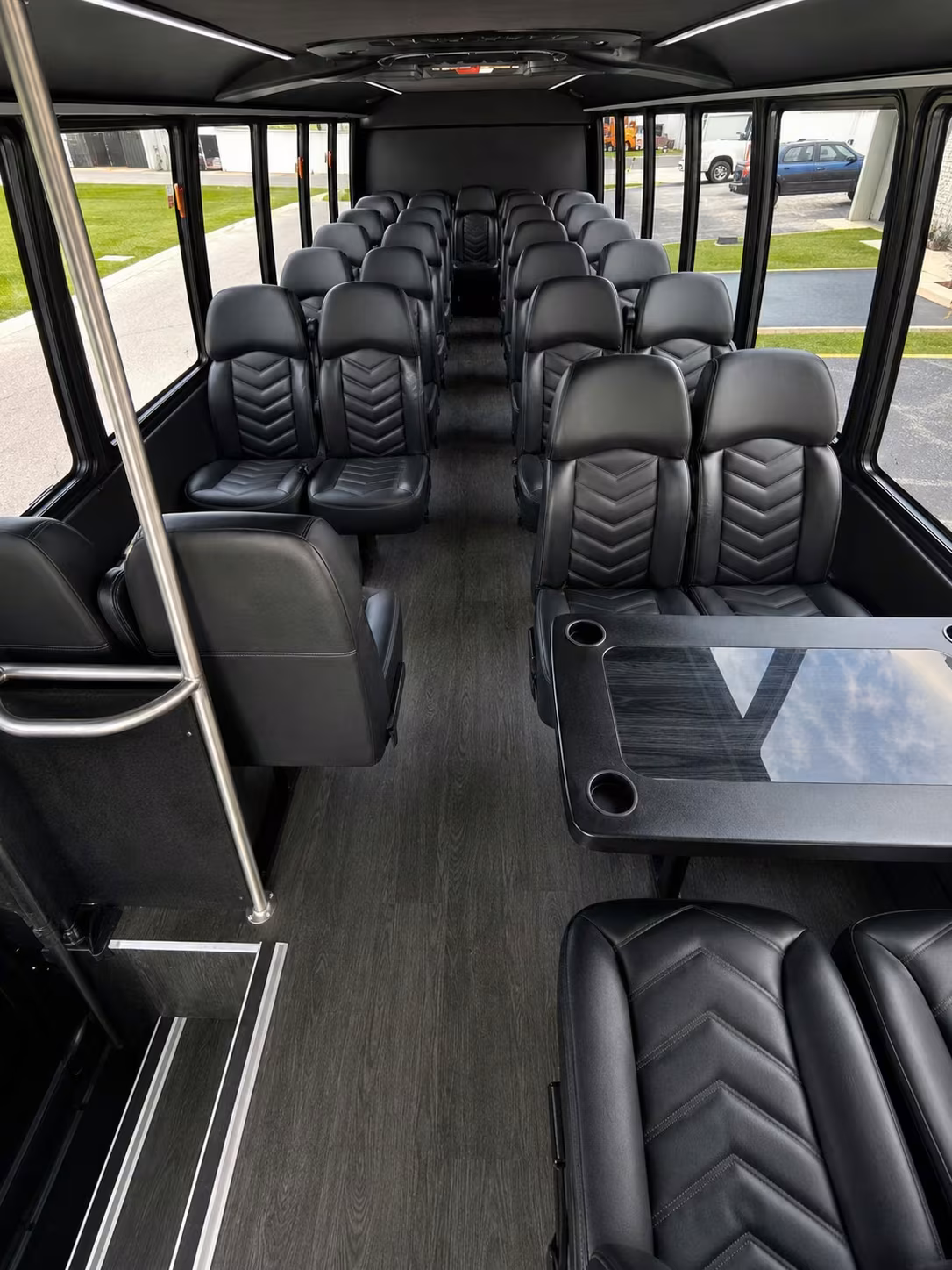 elizabeth 20 passenger minibus rental