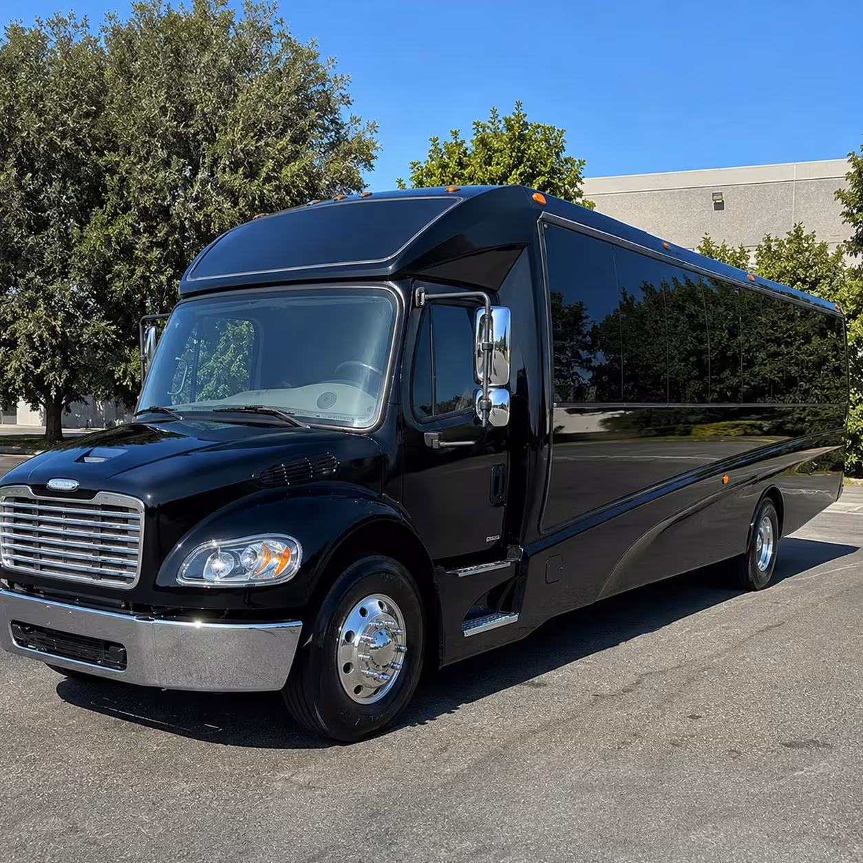 elizabeth 35 passenger minibus rental