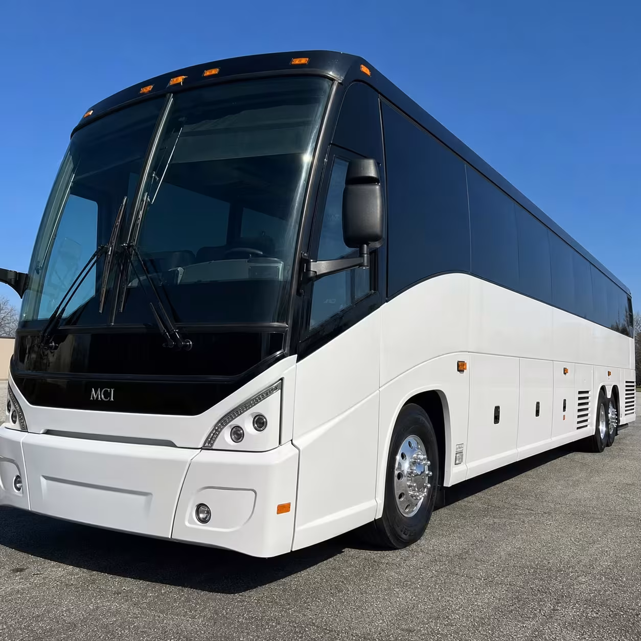 elizabeth shift shuttle buses for warehouse and port workers